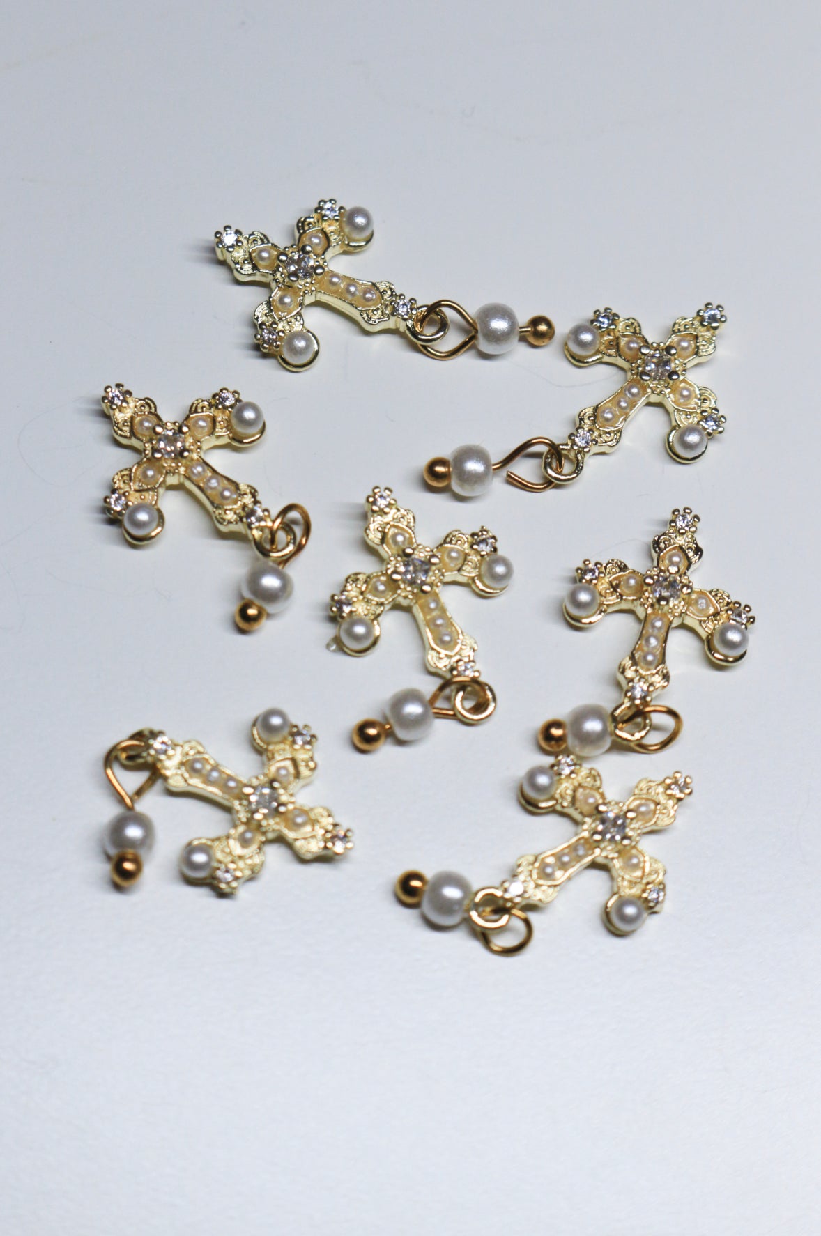 Cross with pearl (4pcs)